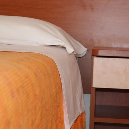 Hotel Holiday Sunshine Summer Misano Adriatico Værelse billede