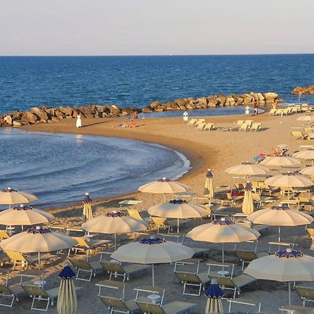 Hotel Holiday Sunshine Summer Misano Adriatico Eksteriør billede