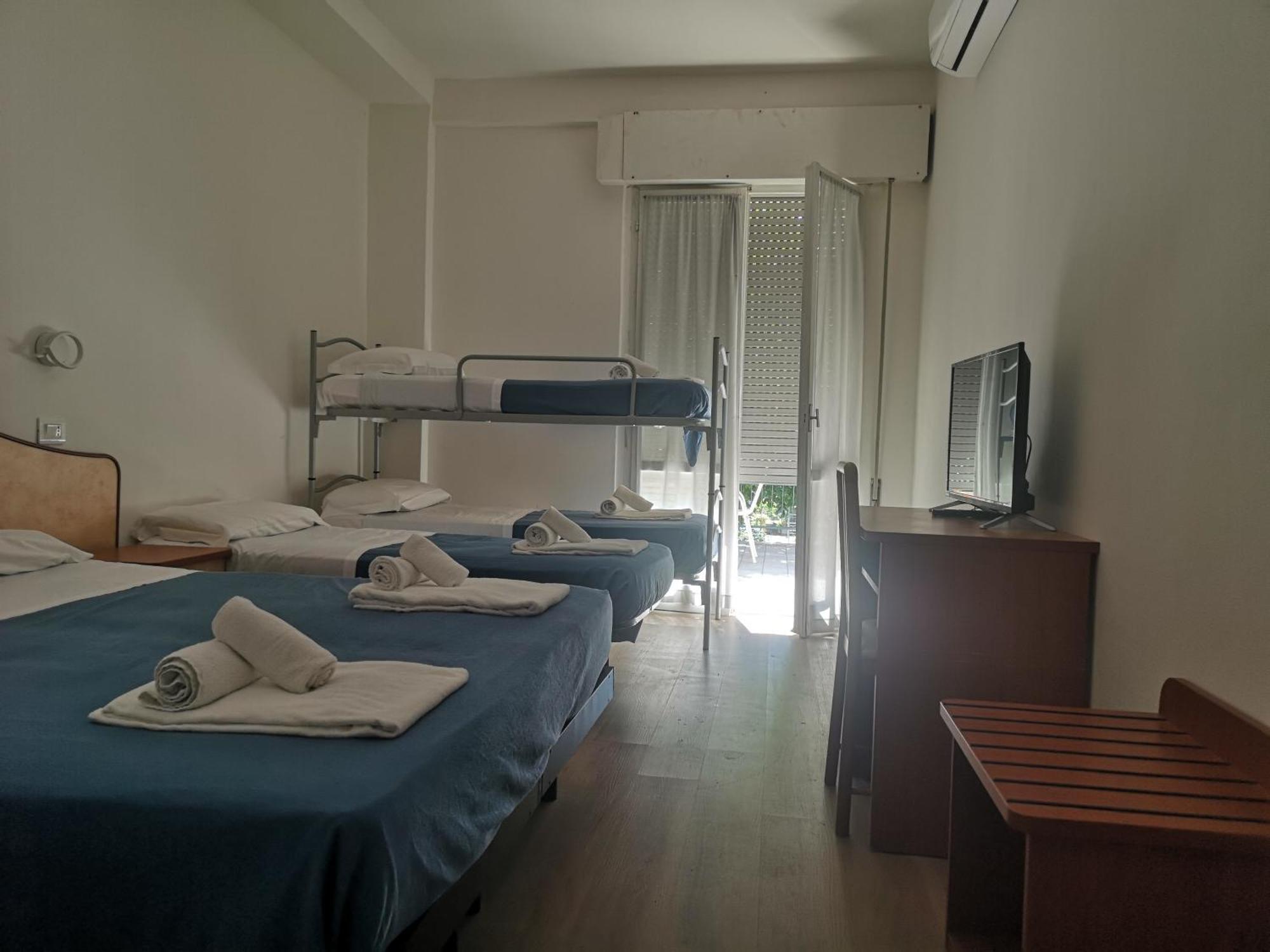 Hotel Holiday Sunshine Summer Misano Adriatico Eksteriør billede
