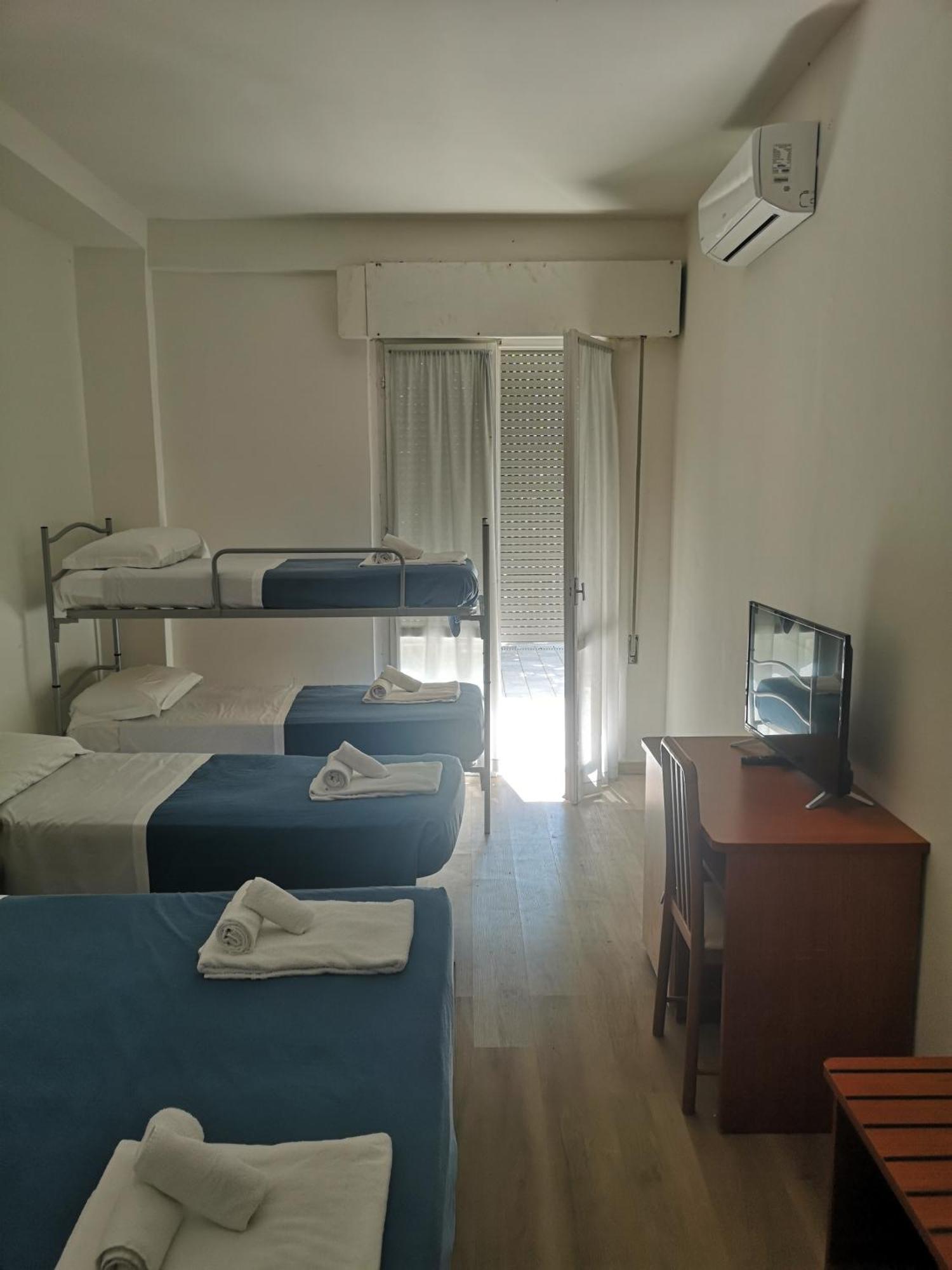 Hotel Holiday Sunshine Summer Misano Adriatico Eksteriør billede