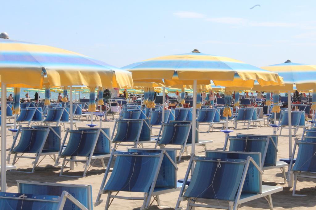 Hotel Holiday Sunshine Summer Misano Adriatico Eksteriør billede