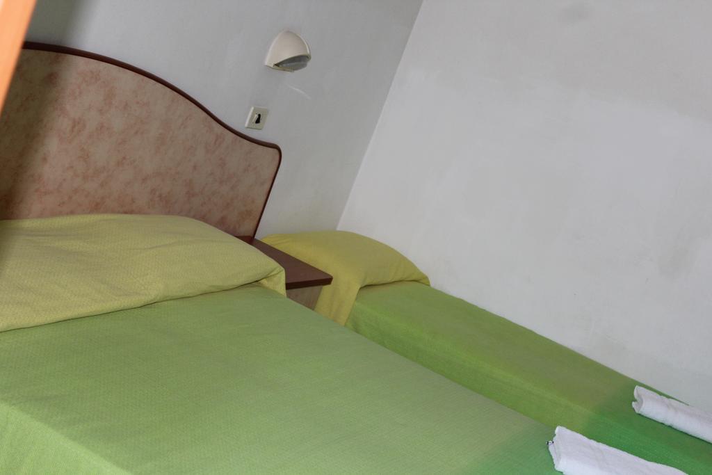 Hotel Holiday Sunshine Summer Misano Adriatico Eksteriør billede