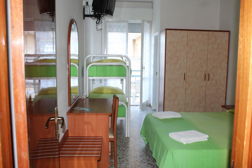 Hotel Holiday Sunshine Summer Misano Adriatico Eksteriør billede