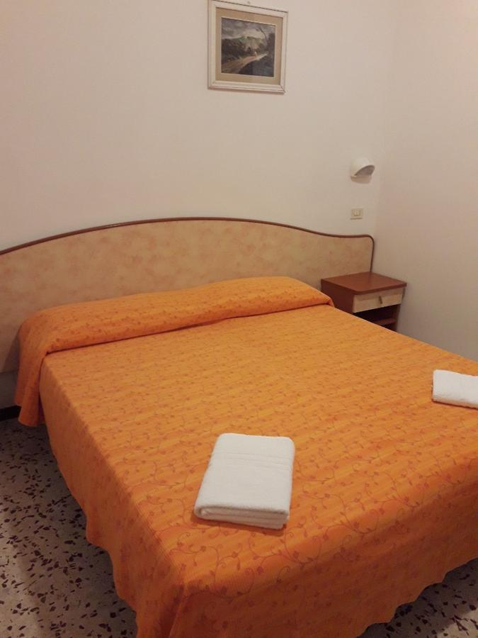 Hotel Holiday Sunshine Summer Misano Adriatico Eksteriør billede